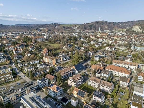 Attraktive Gewerberäumlichkeit mit Archivraum und Einstellhalle 13