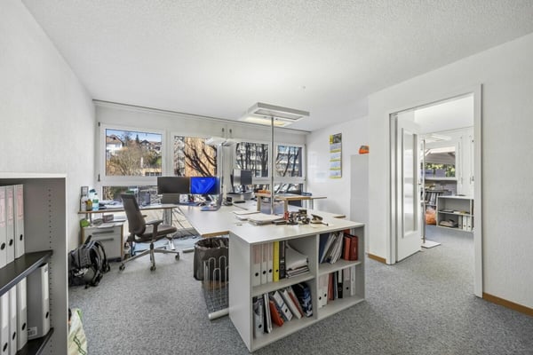 Attraktive Gewerberäumlichkeit mit Archivraum und Einstellhalle 2