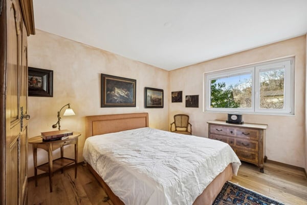 Stilvolle 2.5-Zimmer-Etagenwohnung in ruhiger Lage von Savièse 4