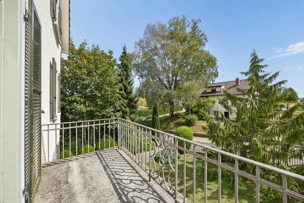 Vielseitiges Dreifamilienhaus mit viel Umschwung und grossem Potenzial 12