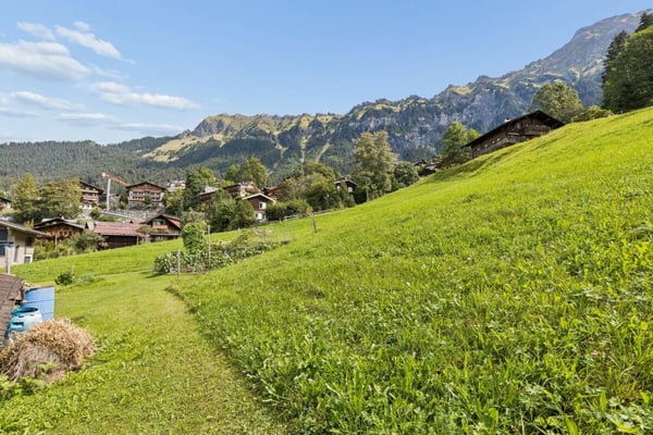 Grosszügige Baulandparzelle an sehr guter Lage in Wengen 9
