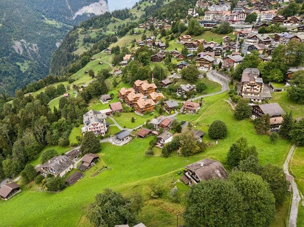 Grosszügige Baulandparzelle an sehr guter Lage in Wengen 4