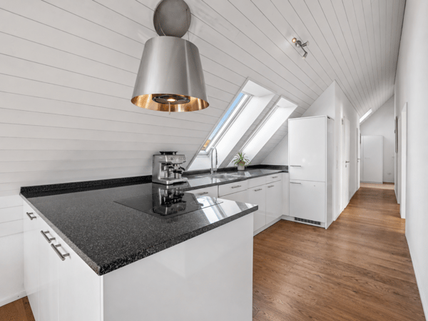 Moderne 2.5-Zimmer-Dachwohnung zwischen Natur und Zentrum 4