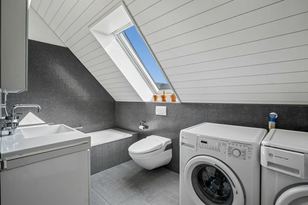 Moderne 2.5-Zimmer-Dachwohnung zwischen Natur und Zentrum 7
