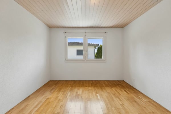 Modernisiertes 4.5-Zimmer-Einfamilienhaus mit familienfreundlichem Umschwung 11