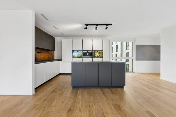Moderne 5.5-Zimmer-Etagenwohnung mit Blick ins Grüne 2