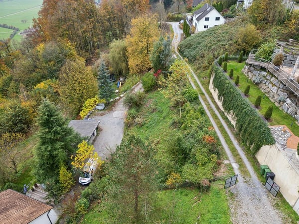 Bauland-Parzelle an grüner Hanglage 6