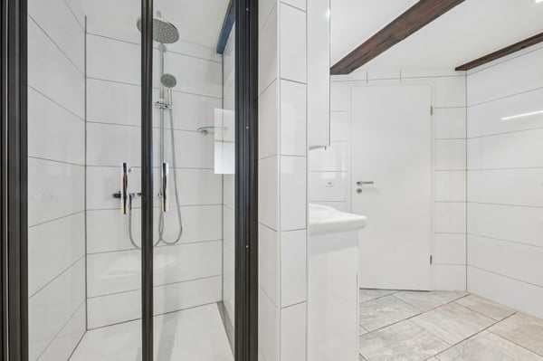 Gepflegte 3.5-Zimmer-Etagenwohnung mit Gartensitzplatz 8
