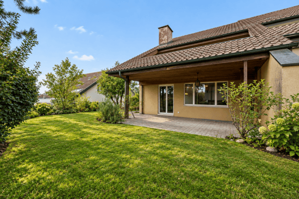 Einseitig angebautes 6.5-Zimmer-Einfamilienhaus mit Renovationspotential 13