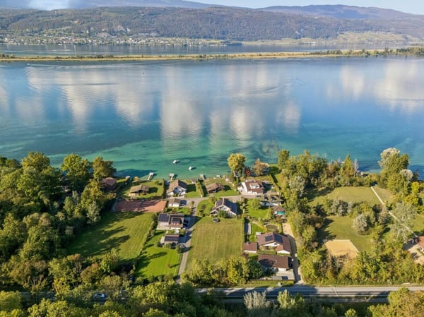 Bauland mit Seezugang und eigener Boje am Bielersee 9