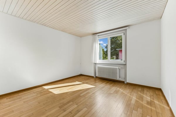 Freistehendes 4.5-Zimmer-Einfamilienhaus mit Umbaupotenzial für den Familientraum 10