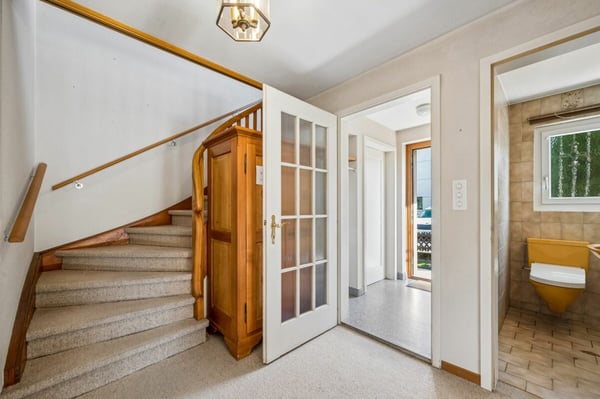Charaktervolles 5.0-Zimmer-Einfamilienhaus mit Wintergarten und Gestaltungspotenzial 2