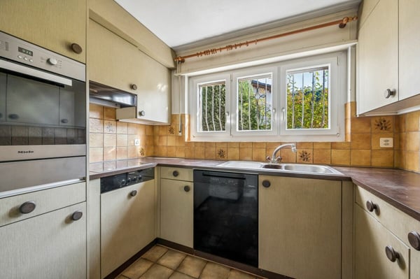 Charaktervolles 5.0-Zimmer-Einfamilienhaus mit Wintergarten und Gestaltungspotenzial 6