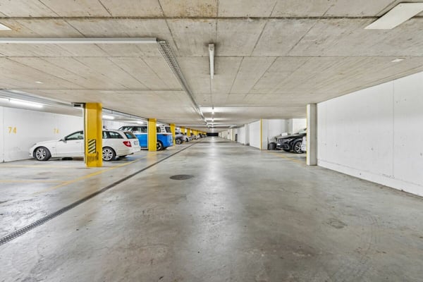 Vielseitige 6.5 Zimmer-Doppeleinfamilienhaushälfte an familienfreundlicher Lage 17