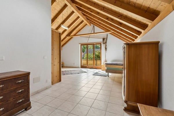 Freistehendes 4.5-Zimmer-Einfamilienhaus mit viel Charme und Wärme 9