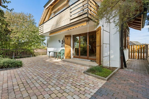 Freistehendes 4.5-Zimmer-Einfamilienhaus mit viel Charme und Wärme 6