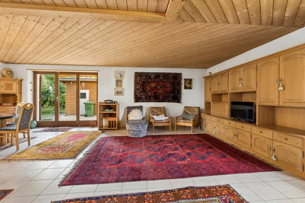 Freistehendes 4.5-Zimmer-Einfamilienhaus mit viel Charme und Wärme 2
