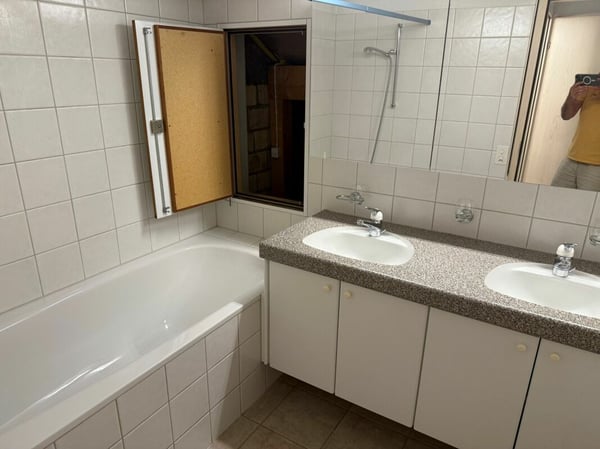 Hell, komfortabel, mit Cheminée und moderner Küche 6