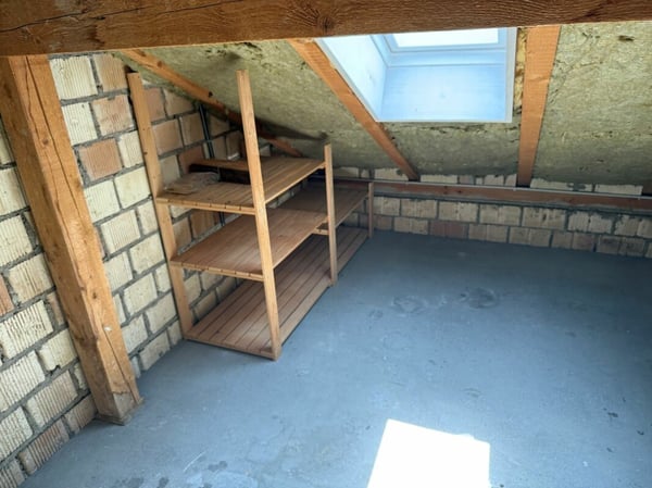 Hell, komfortabel, mit Cheminée und moderner Küche 9