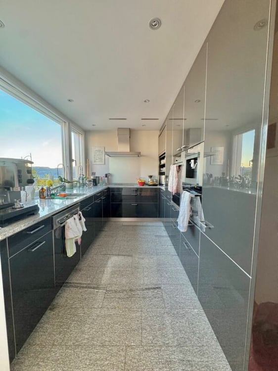 Aussergewöhnliche Attika-Maisonettewohnung an Toplage 4