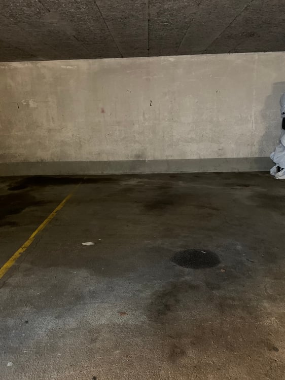 Günstige Innen- und Aussen-Parkplätze zu vermieten 2