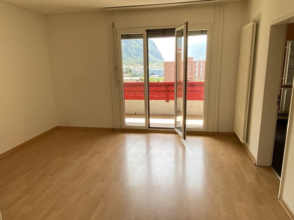 Luminoso appartamento di 1 locali con balcone e vista panoramica a Biasca 7