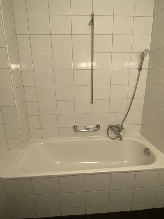 Luminoso appartamento di 1 locali con balcone e vista panoramica a Biasca 4