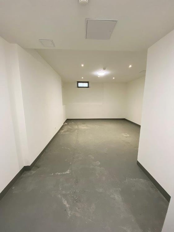 Grosszügiges und gut geeignetes Lagerraum zu vermieten 2