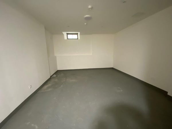 Grosszügiges und gut geeignetes Lagerraum zu vermieten 1