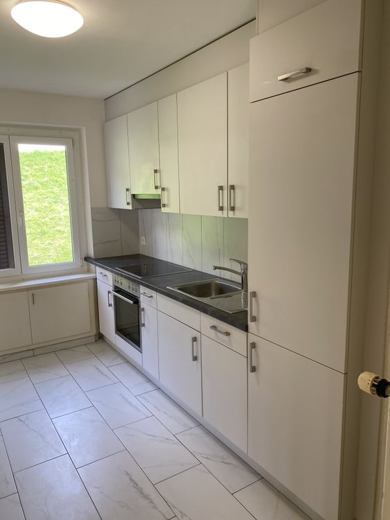 Spacieux appartement de 4 pièces avec vue au Locle 1