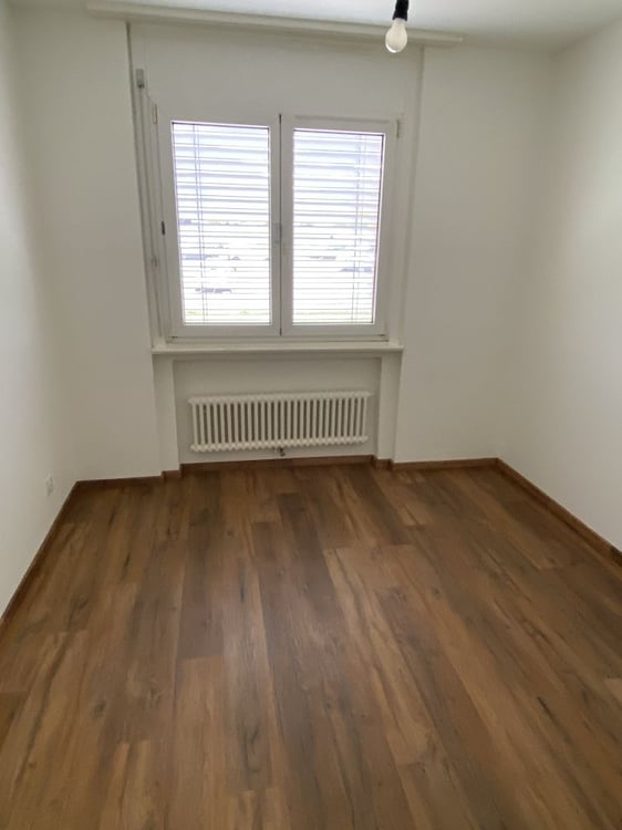 Moderno appartamento 1.5 locali con balcone e vista panoramica a Biasca 4