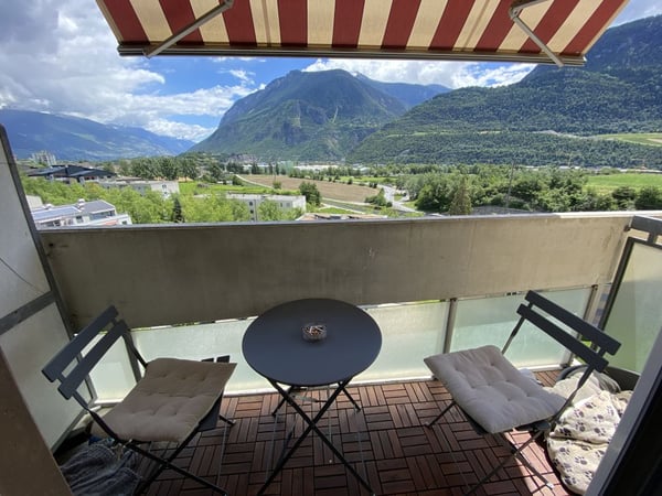 Charmant appartement de 3 pièces avec 2 balcons à Sierre 1