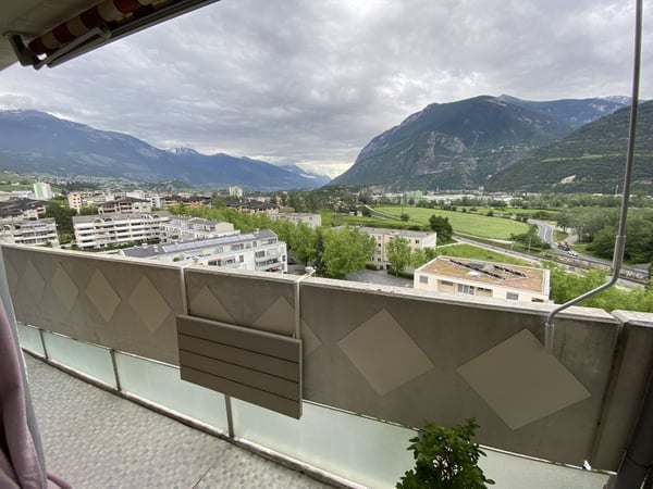 Charmant appartement de 1.5 pièces à Sierre avec vue imprenable 8