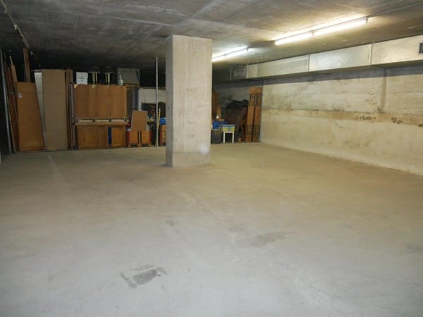 Grosses Lager zu vermieten 1