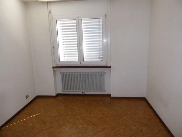 Spazioso appartamento 1.5 locali con vista panoramica a Biasca 4