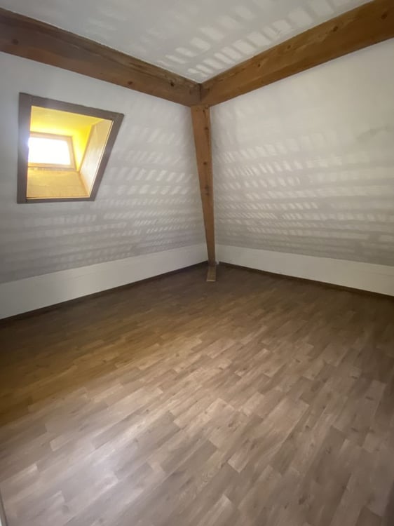 Charmantes 5-Zimmer-Wohnung mit Panoramablick in Le Locle 5