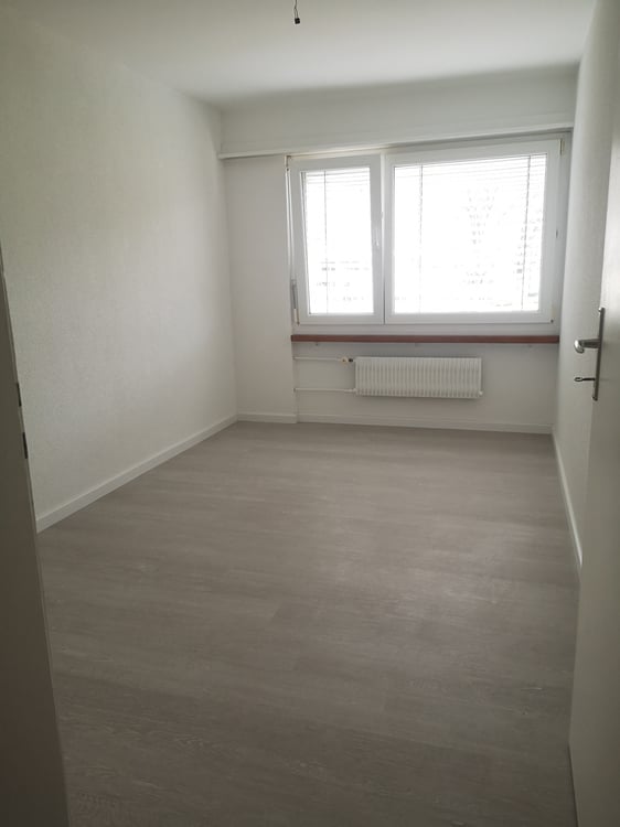 Geräumige 5.5-Zimmerwohnung mit grossem Balkon 7