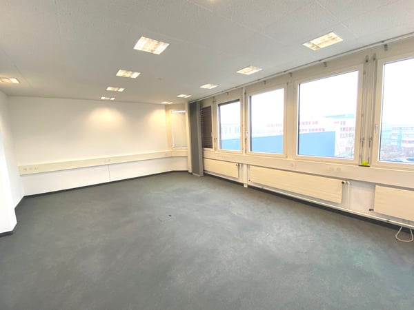 Moderne Büro- und Lagerräume in Glattbrugg - vis-a-vis Bahnhof Glattbrugg 3