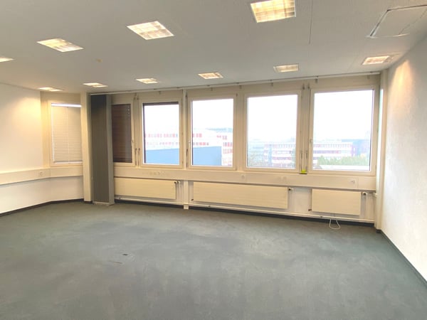 Moderne Büro- und Lagerräume in Glattbrugg - vis-a-vis Bahnhof Glattbrugg 4