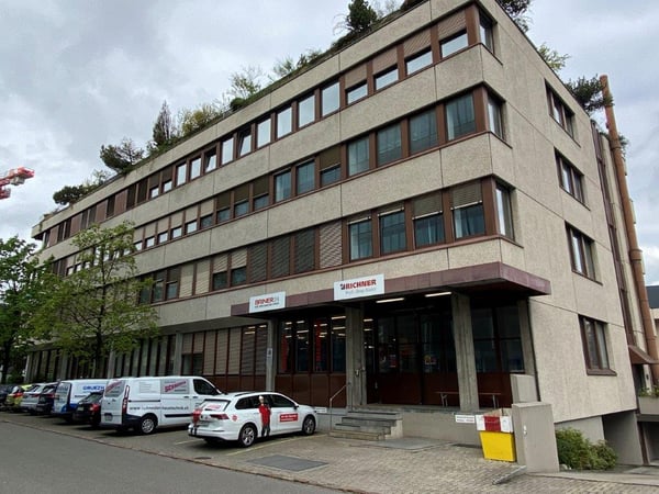 Erstklassige Lage: Tiefgaragenplatz beim Bahnhof Glattbrugg zu vermieten 4