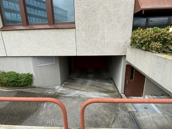 Erstklassige Lage: Tiefgaragenplatz beim Bahnhof Glattbrugg zu vermieten 6