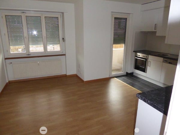Gemütliche 2-Zimmer-Erdgeschosswohnung mit Balkon in Biel/Bienne 3
