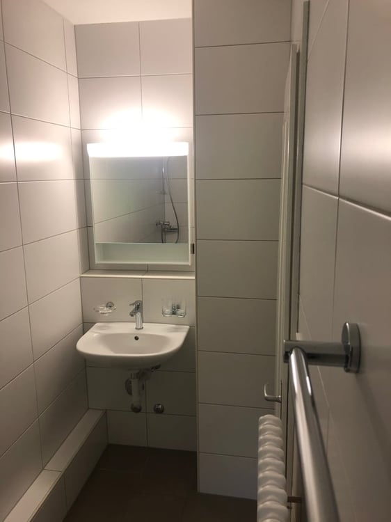 Charmantes 3-Zimmer-Wohnung mit Blick auf die Natur in Le Locle 4