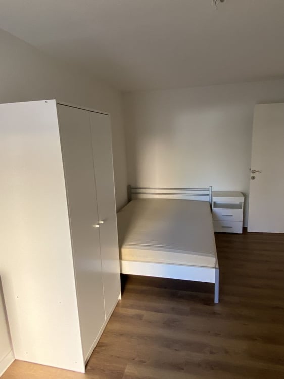 Ein Monat Miete gratis! Schönes möbliertes Zimmer zur Miete! 3