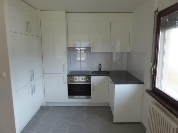 Geräumige 4-Zimmer-Wohnung mit Balkon und Garage in Sierre 3