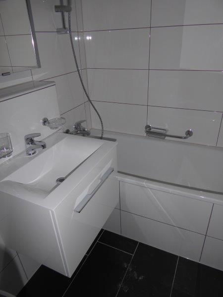 Geräumige 4-Zimmer-Wohnung mit Balkon und Garage in Sierre 12
