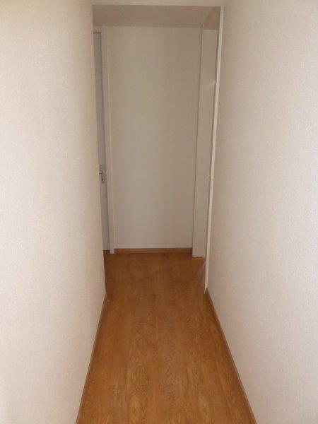 Geräumige 4-Zimmer-Wohnung mit Balkon und Garage in Sierre 6
