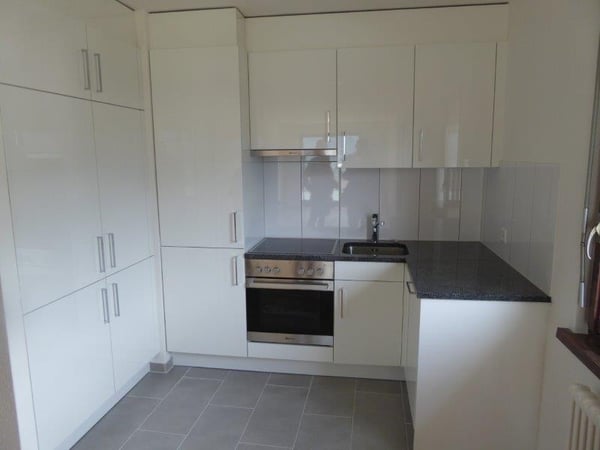 Geräumige 4-Zimmer-Wohnung mit Balkon und Garage in Sierre 4
