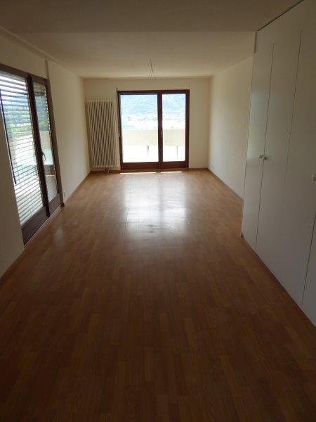 Geräumige 4-Zimmer-Wohnung mit Balkon und Garage in Sierre 1