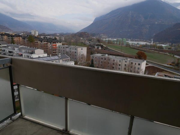 Geräumige 4-Zimmer-Wohnung mit Balkon und Garage in Sierre 15